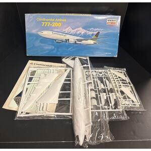 Minicraft 1:144 Continental Airlines 14478 Model Kit 777-200 Parts Sealed 2001